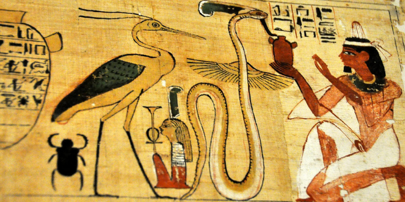 Hình ảnh người dân tỏ lòng tôn kính với nữ thần Rắn sau một năm vụ mùa